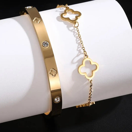 Elegant Clover Charm Bracelet Set