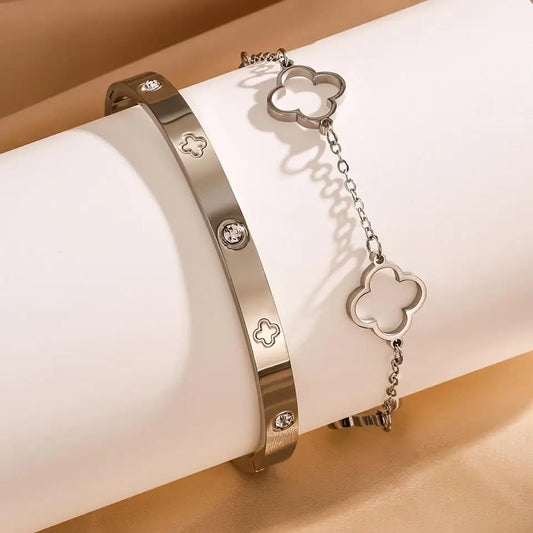 Elegant Clover Charm Bracelet Set